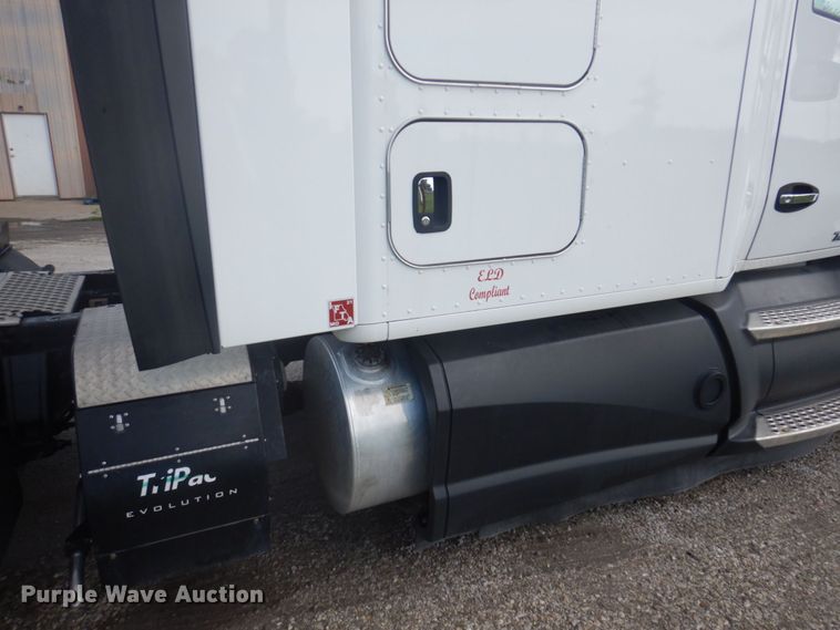 image for item DP5649 2016 Kenworth T680  semi truck