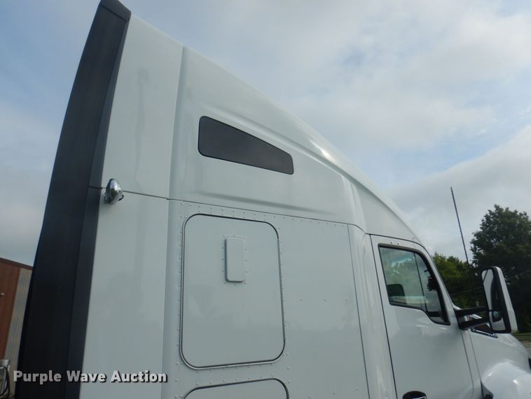 image for item DP5649 2016 Kenworth T680  semi truck