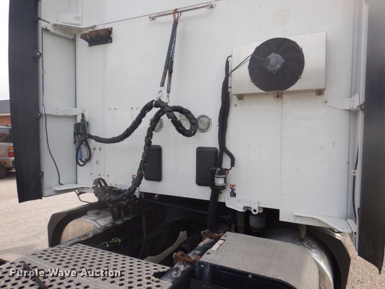 image for item DP5649 2016 Kenworth T680  semi truck