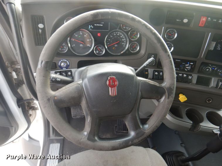 image for item DP5649 2016 Kenworth T680  semi truck