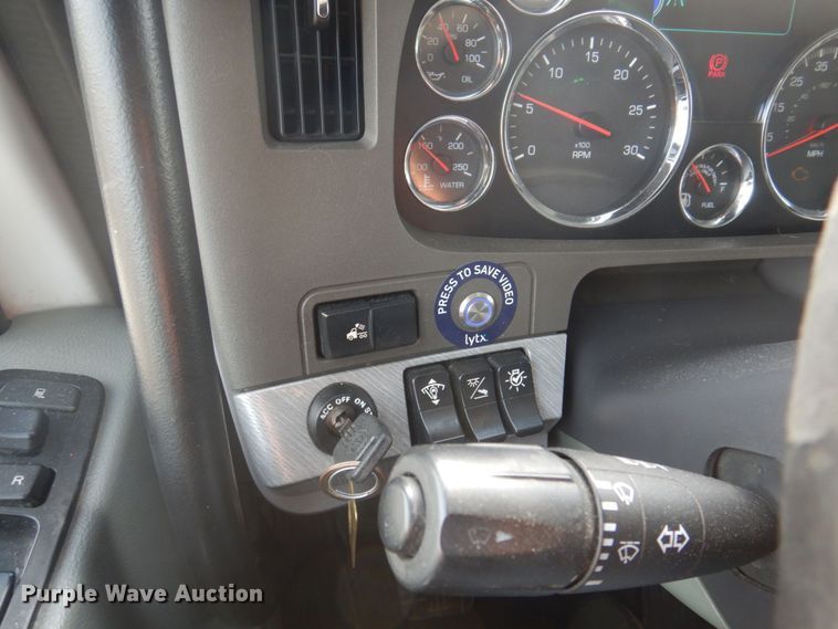 image for item DP5649 2016 Kenworth T680  semi truck