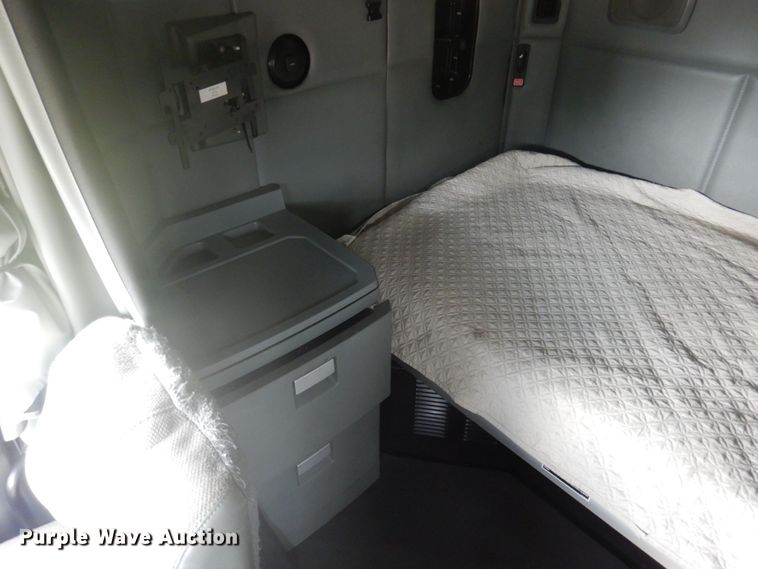 image for item DP5649 2016 Kenworth T680  semi truck