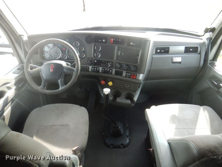 image for item DP5649 2016 Kenworth T680  semi truck