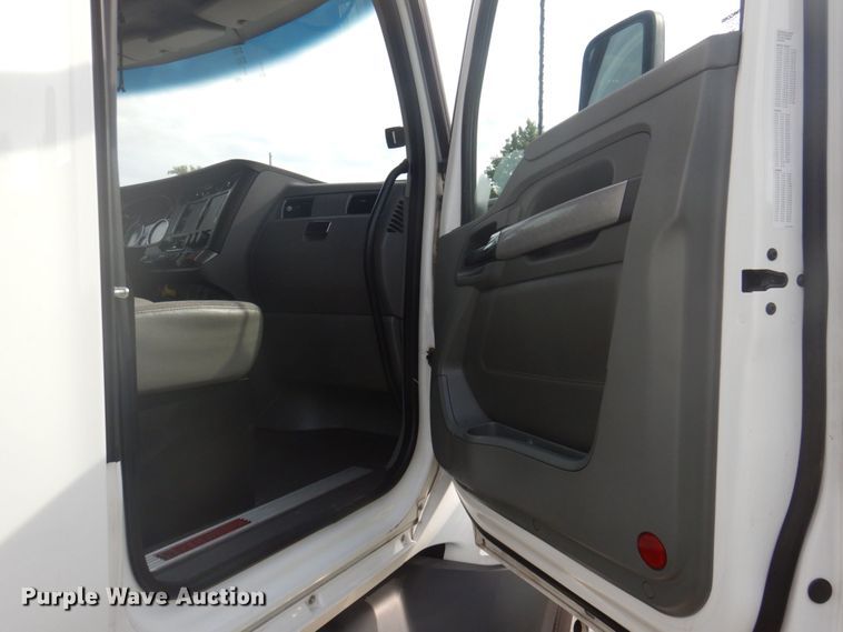 image for item DP5649 2016 Kenworth T680  semi truck