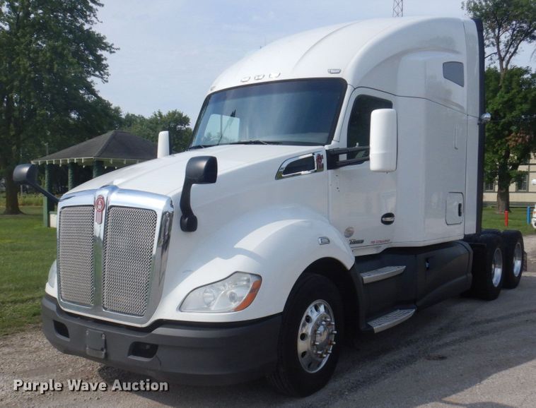 image for item DP5650 2016 Kenworth T680  semi truck