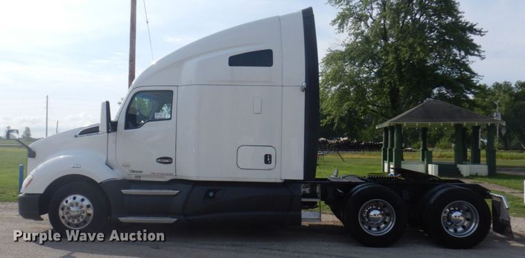 image for item DP5650 2016 Kenworth T680  semi truck