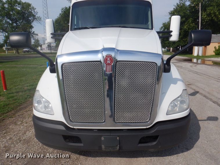 image for item DP5650 2016 Kenworth T680  semi truck