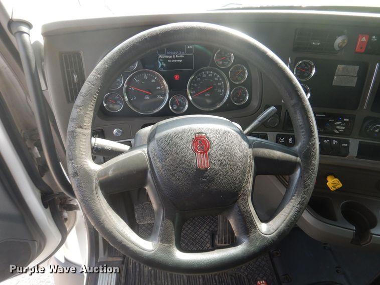 image for item DP5650 2016 Kenworth T680  semi truck