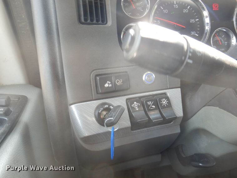 image for item DP5650 2016 Kenworth T680  semi truck