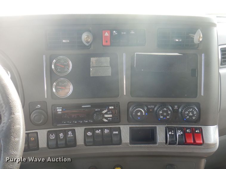 image for item DP5650 2016 Kenworth T680  semi truck