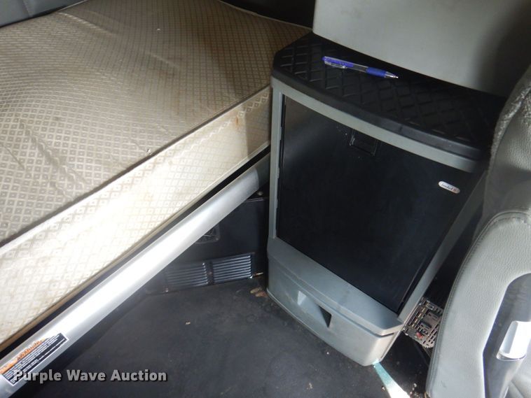 image for item DP5650 2016 Kenworth T680  semi truck