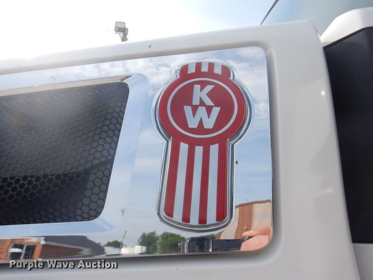 image for item DP5650 2016 Kenworth T680  semi truck