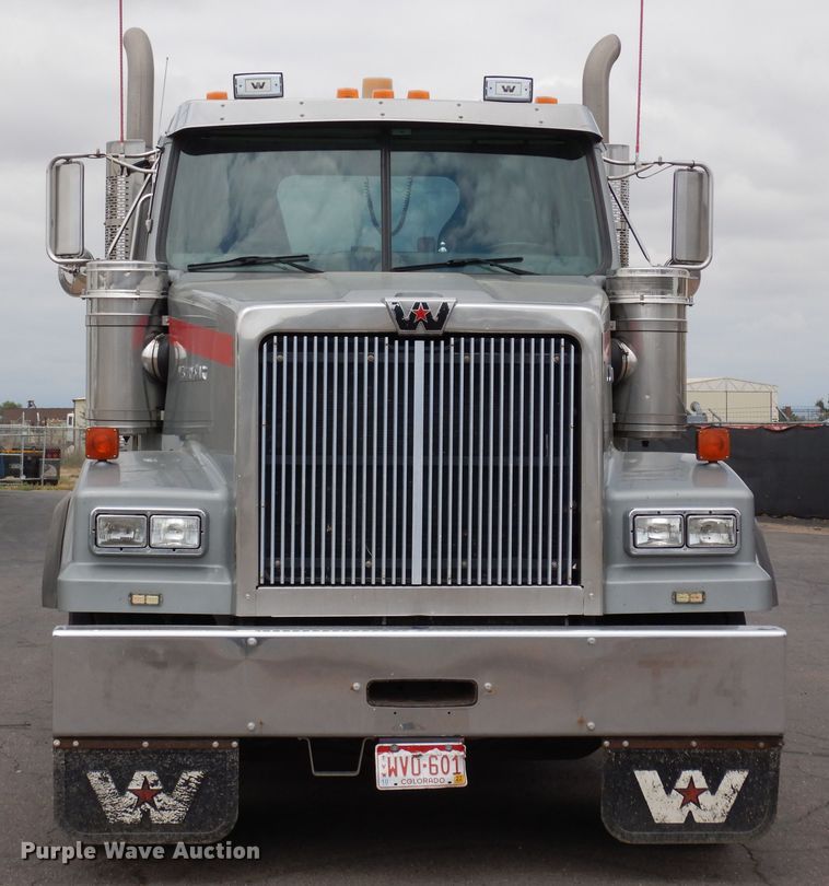 image for item DR1267 2012 Western Star W4900SF  semi truck