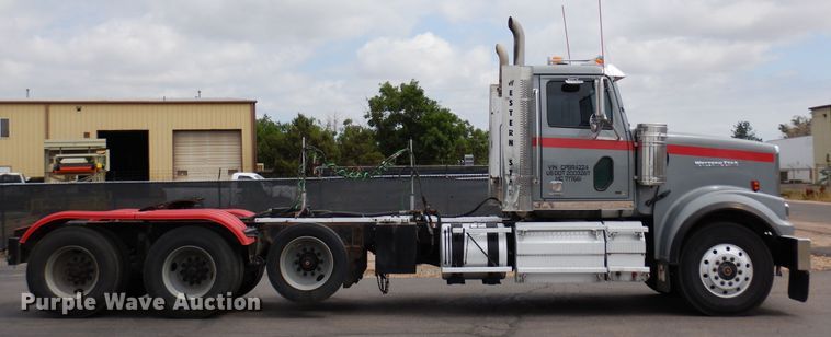 image for item DR1267 2012 Western Star W4900SF  semi truck