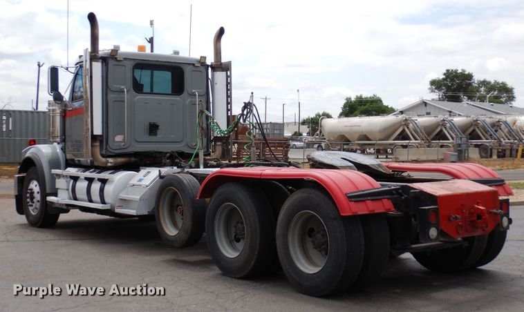 image for item DR1267 2012 Western Star W4900SF  semi truck