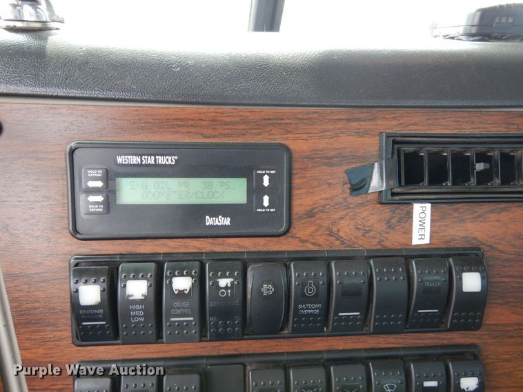 image for item DR1267 2012 Western Star W4900SF  semi truck