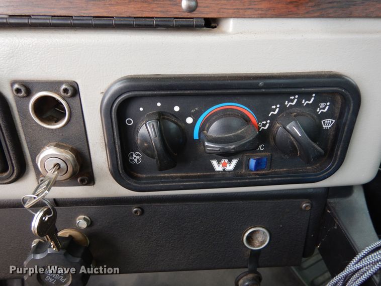 image for item DR1267 2012 Western Star W4900SF  semi truck