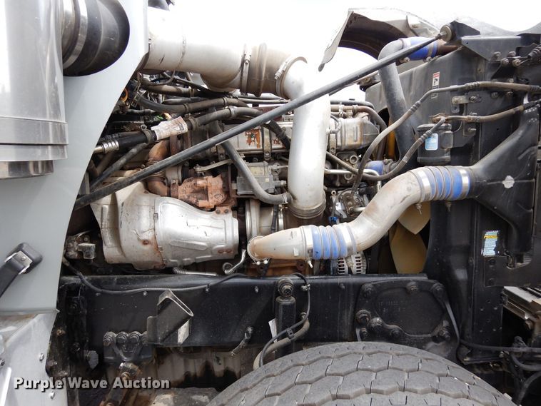 image for item DR1267 2012 Western Star W4900SF  semi truck