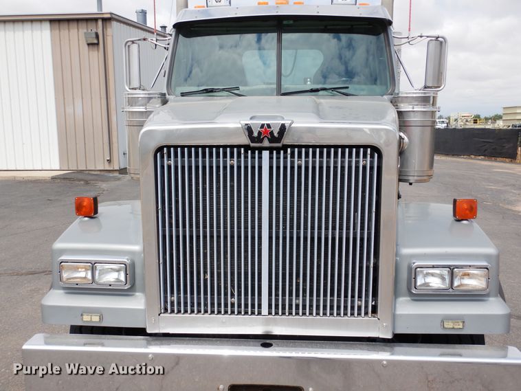 image for item DR1267 2012 Western Star W4900SF  semi truck