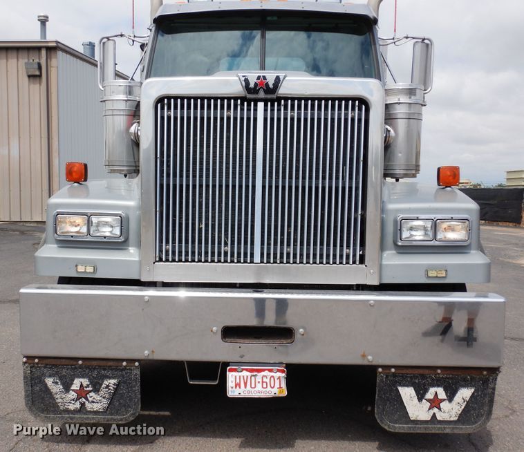 image for item DR1267 2012 Western Star W4900SF  semi truck