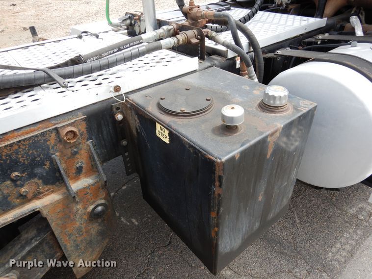 image for item DR1267 2012 Western Star W4900SF  semi truck