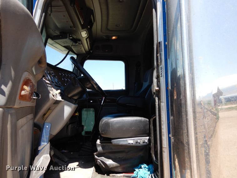 image for item DR1275 2007 Peterbilt 379  semi truck