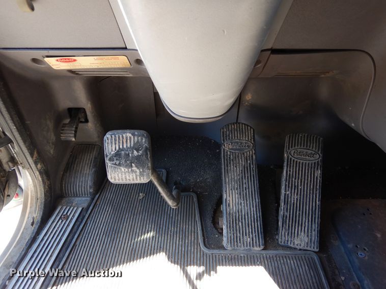 image for item DR1275 2007 Peterbilt 379  semi truck