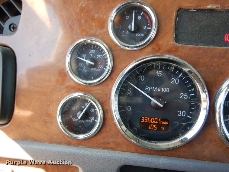 image for item DR1275 2007 Peterbilt 379  semi truck