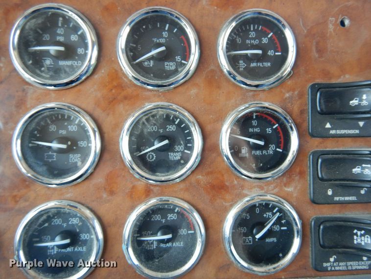 image for item DR1275 2007 Peterbilt 379  semi truck