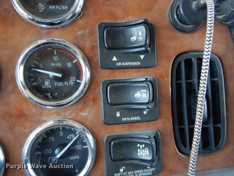 image for item DR1275 2007 Peterbilt 379  semi truck