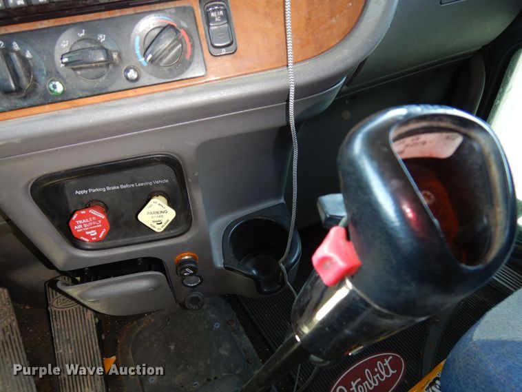 image for item DR1275 2007 Peterbilt 379  semi truck