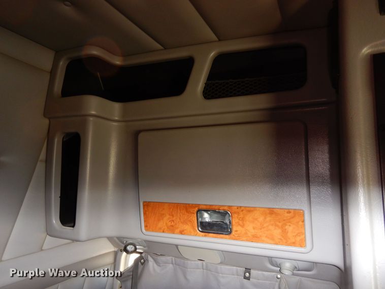 image for item DR1275 2007 Peterbilt 379  semi truck