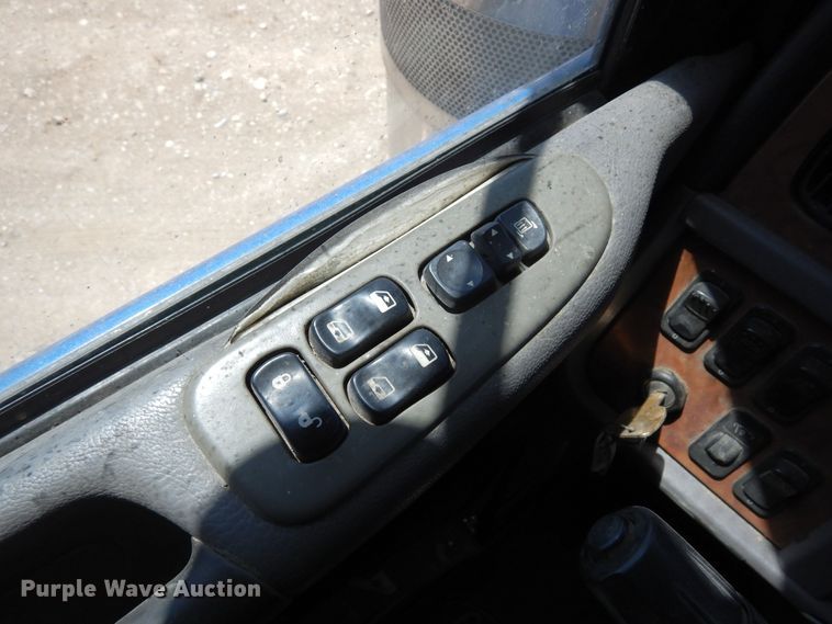 image for item DR1275 2007 Peterbilt 379  semi truck