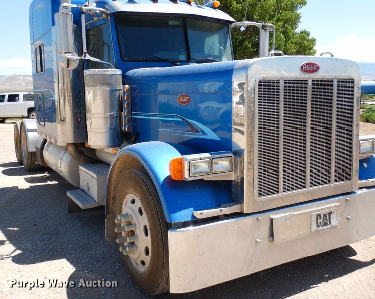 image for item DR1275 2007 Peterbilt 379  semi truck