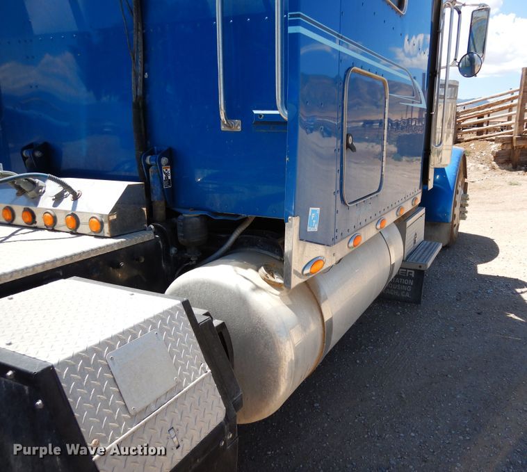 image for item DR1275 2007 Peterbilt 379  semi truck