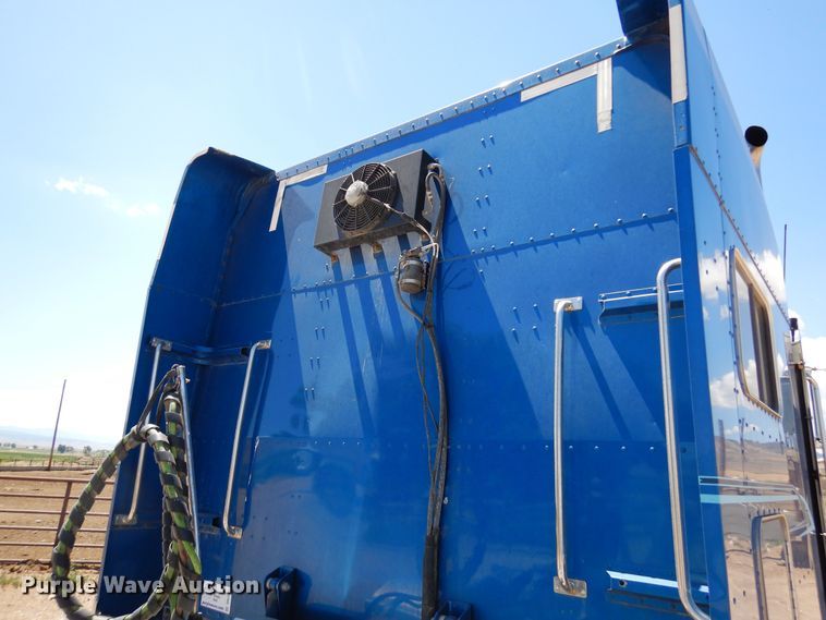 image for item DR1275 2007 Peterbilt 379  semi truck