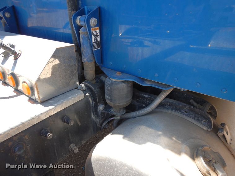 image for item DR1275 2007 Peterbilt 379  semi truck