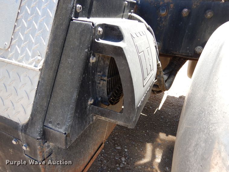 image for item DR1275 2007 Peterbilt 379  semi truck