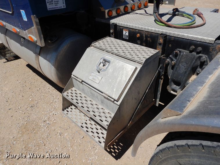 image for item DR1275 2007 Peterbilt 379  semi truck