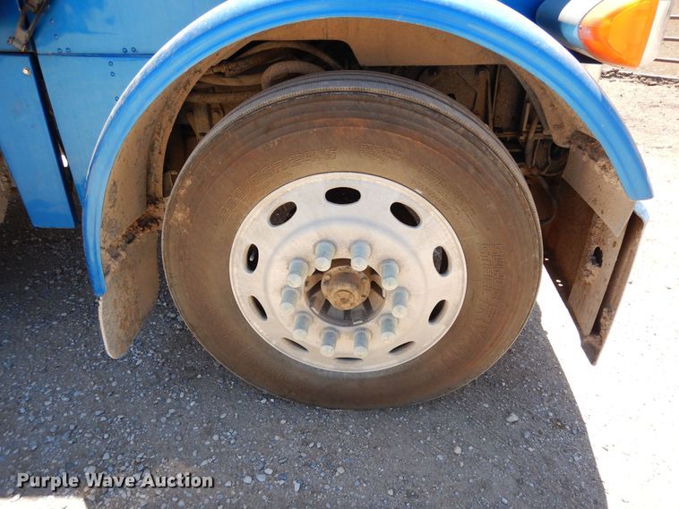 image for item DR1275 2007 Peterbilt 379  semi truck