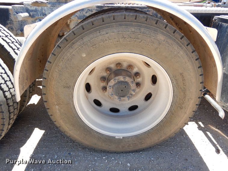 image for item DR1275 2007 Peterbilt 379  semi truck