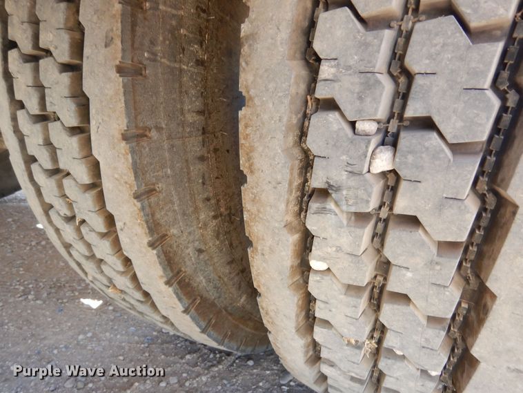 image for item DR1275 2007 Peterbilt 379  semi truck