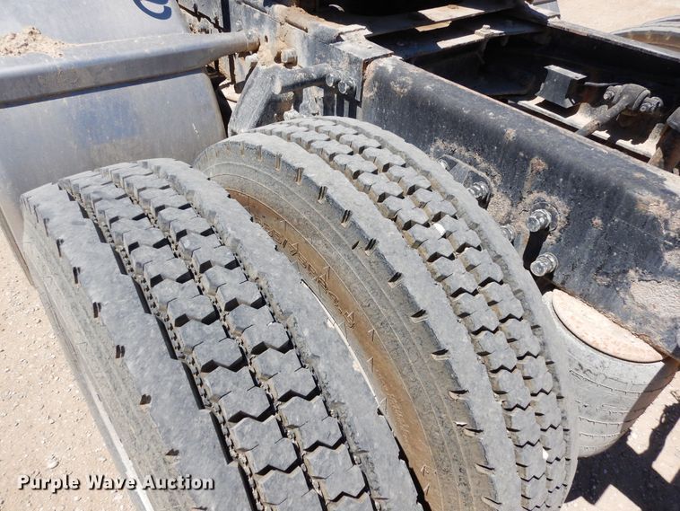 image for item DR1275 2007 Peterbilt 379  semi truck