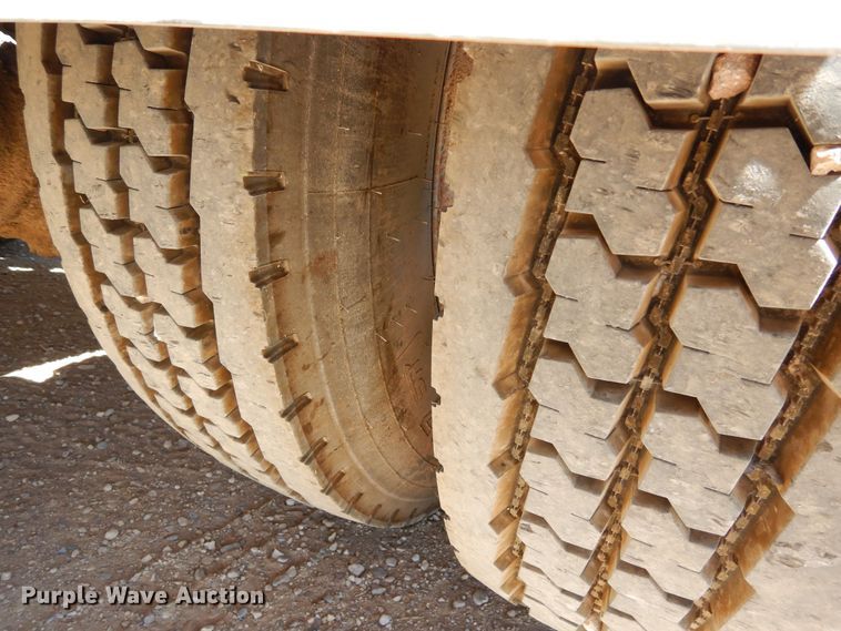 image for item DR1275 2007 Peterbilt 379  semi truck