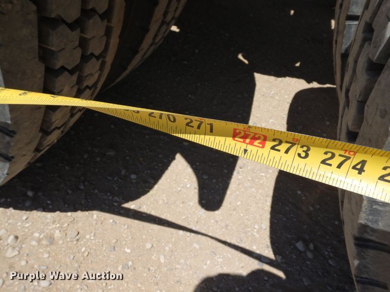 image for item DR1275 2007 Peterbilt 379  semi truck