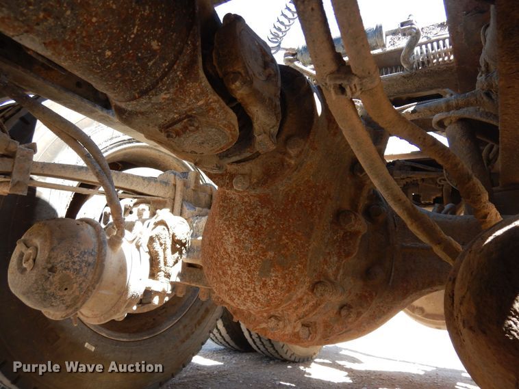 image for item DR1275 2007 Peterbilt 379  semi truck