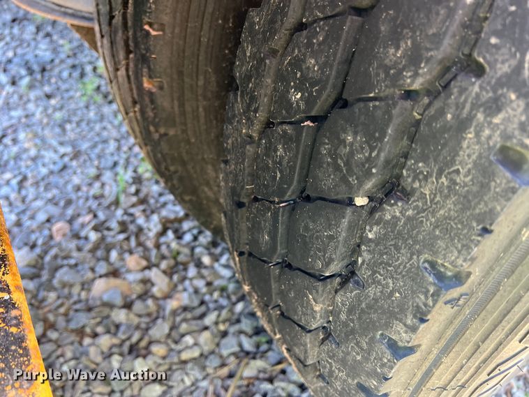 image for item DR1562 2004 X-L Specialized  lowboy equipment trailer