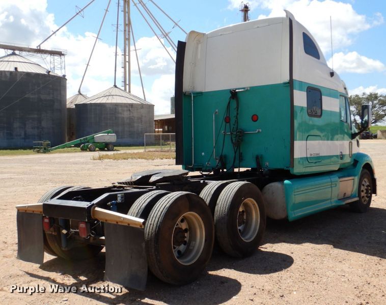 image for item DR1955 2012 Peterbilt 587  semi truck