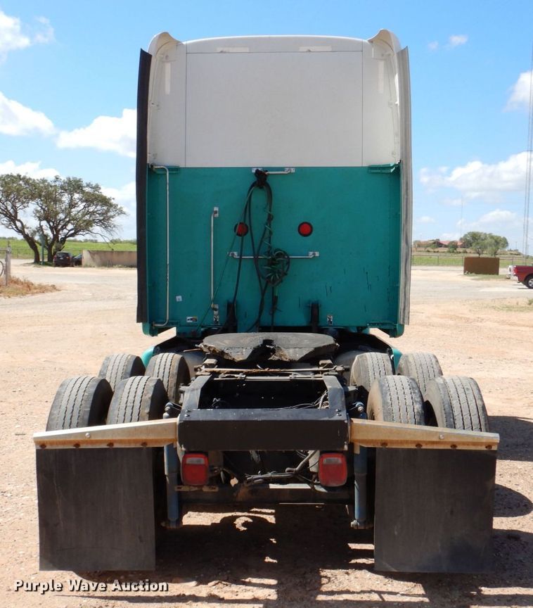 image for item DR1955 2012 Peterbilt 587  semi truck