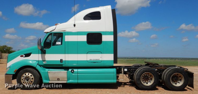 image for item DR1955 2012 Peterbilt 587  semi truck